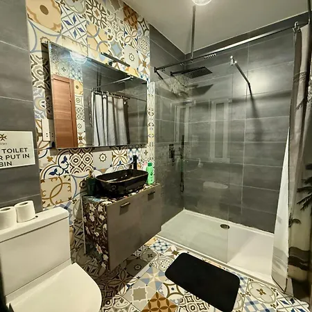 Airport Bedroom With Your Own Private Bathroom Self Check In And Self Check Out Air-condition Included Pansiyon *