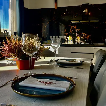 Airport Bedroom With Your Own Private Bathroom Self Check In And Self Check Out Air-condition Included * Mqabba