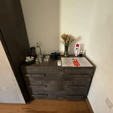 Airport Bedroom With Your Own Private Bathroom Self Check In And Self Check Out Air-condition Included