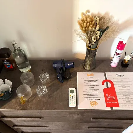 Airport Bedroom With Your Own Private Bathroom Self Check In And Self Check Out Air-condition Included Habitación en casa particular *