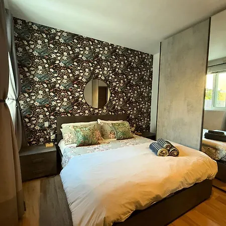 Airport Bedroom With Your Own Private Bathroom Self Check In And Self Check Out Air-condition Included Mqabba