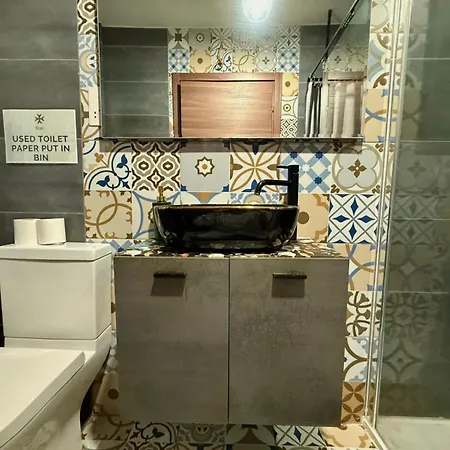 Airport Bedroom With Your Own Private Bathroom Self Check In And Self Check Out Air-condition Included * Mqabba