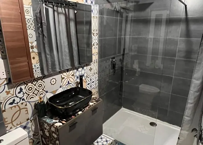 Habitación en casa particular Airport Bedroom With Your Own Private Bathroom Self Check In And Self Check Out Air-condition Included